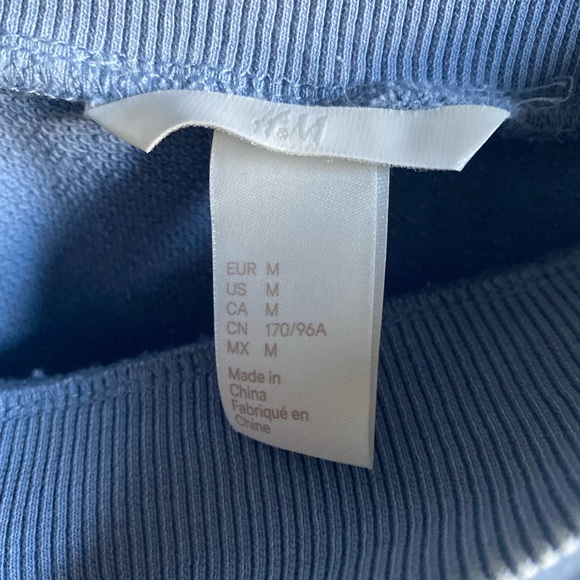 H&M Off The Shoulder Distressed Sweater - Picture 3 of 3